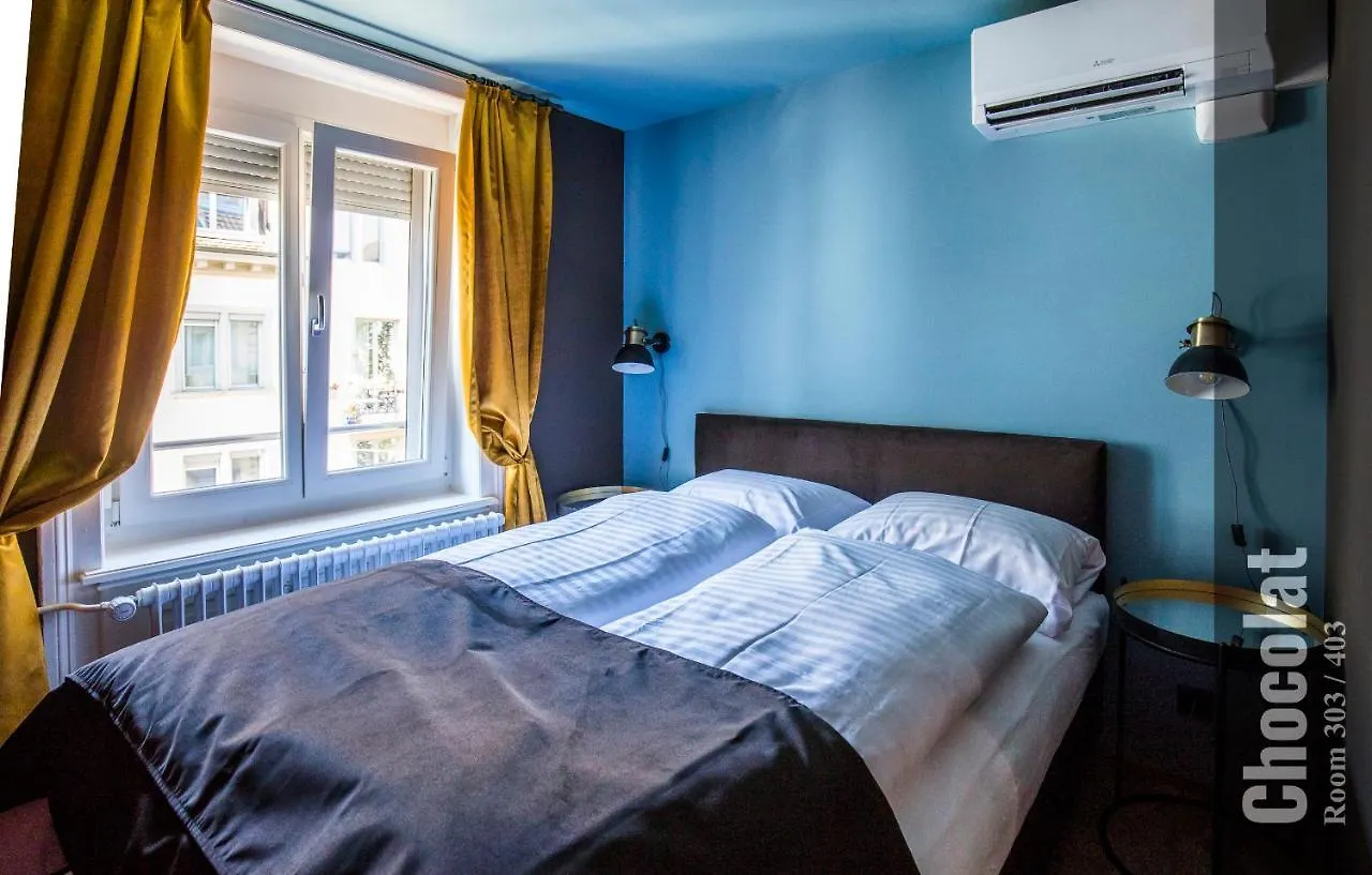 The Henry Self Check-In Guesthouse Zurigo Aparthotel