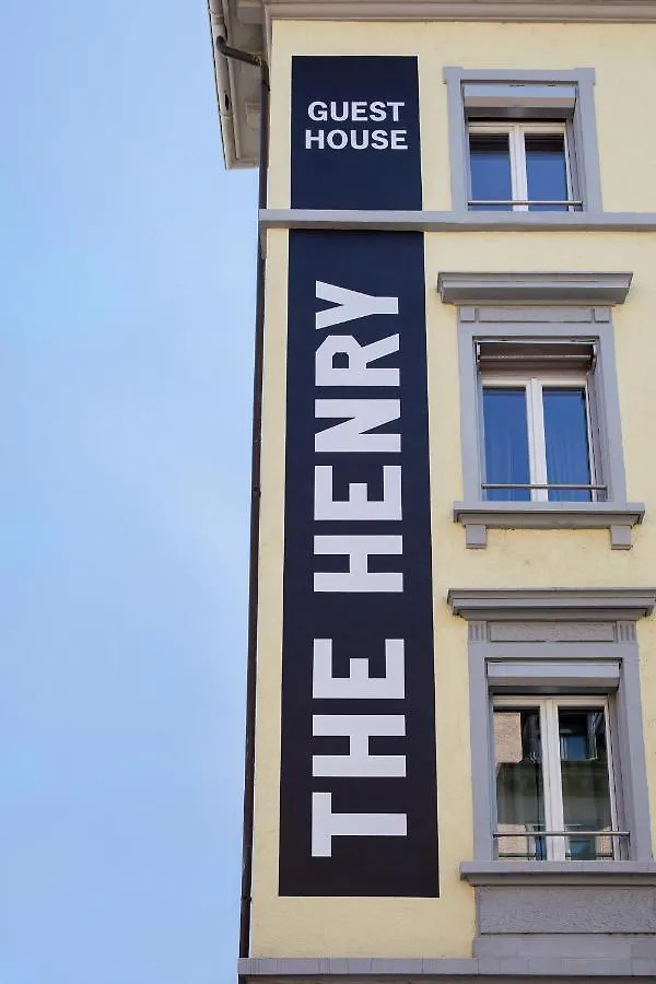 The Henry Self Check-In Guesthouse Curych Aparthotel
