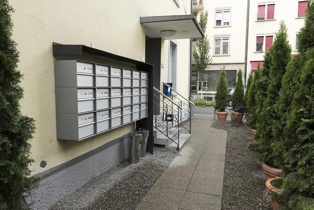 The Henry Self Check-In Guesthouse Curych